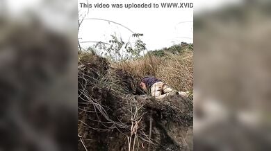 देसी लड़की को खंडर पर चोदा ऑटो वाले ने