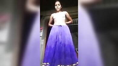 क्यूट देसी लड़की ने चूत का वीडियो बनाया