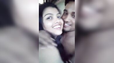 देसी लड़का लड़की का रोमांटिक फोरप्ले वीडियो