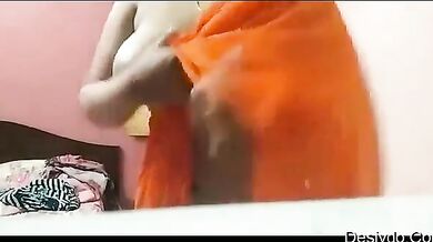 लड़की के पपीते जैसे बूब्स का बीएफ