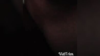 नंगी लेटी गर्लफ्रेंड के साथ किसिंग