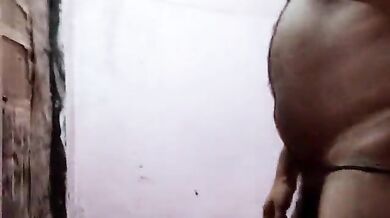 भाभी ने बड़े लंड का मजा लिया पडोसी से