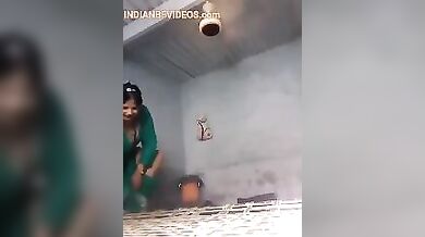 वेबकैम पर भोसडा दिखाया मच्योर देसी आंटी ने