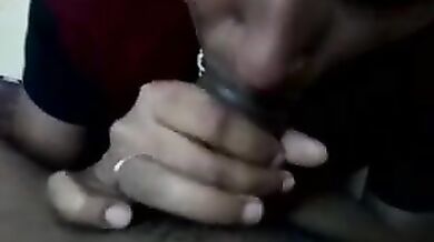 हॉट मराठी गर्ल का कोक सकिंग