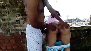 क्रेजी देसी कपल की गोवा के खंडर में चुदाई