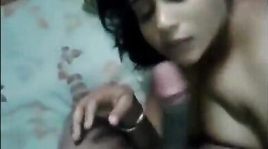 छिनाल भाभी की बूब्स फकिंग