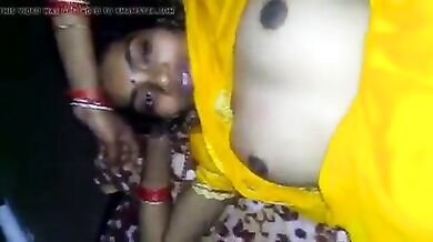 साडी वाली देसी भाभी के बूब्स मसल के चोदा