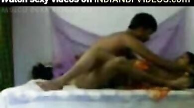 सेक्सी रीना भाभी को पडोसी ने चोदा रात में