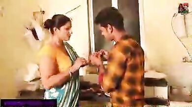 भरी हुई भाभी और देवर का सेक्सी रोमांस