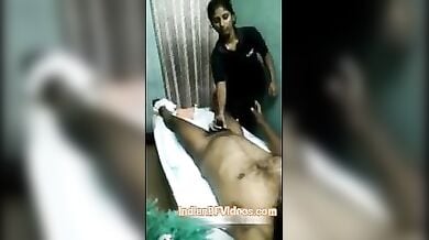 मसाज पार्लर की मस्ती