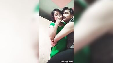 ममेरी बहना को गोदी में उठाकर किसिंग रोमांस करता भाई