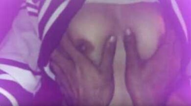 सर ने चिंकी की चूंची दबाई