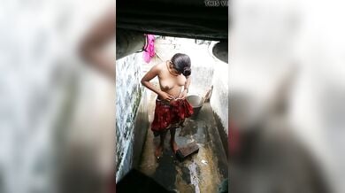 देहाती साली का नंगा बाथरूम वीडियो बनाया