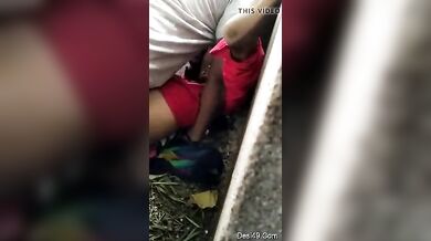 देसी लड़की चुद्वाते हुए पकड़ी गई