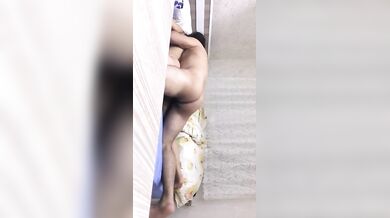 गर्लफ्रेंड की गांड पर कूद कूदकर की चुदाई