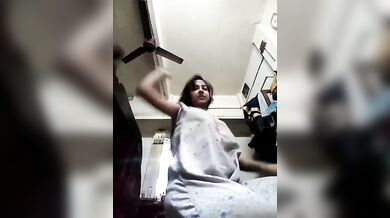 सेक्सी इंडियन माल का न्यूड सेल्फी वीडियो