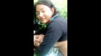 खूबसूरत लड़की लवर के साथ जंगल में चुदी