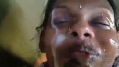 ब्लोवजोब के बाद तेलुगू भाभी का काला मुंह सफेद वीर्य से भर दिया