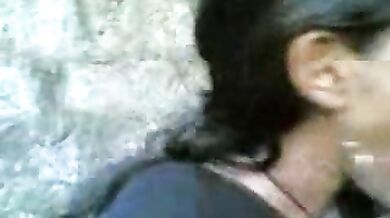 मजाकिया कॉलेज गर्ल ने दिया ब्लोजॉब का मजा