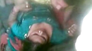 दोस्तों ने मिलकर पंजाबी रंडी चोदी