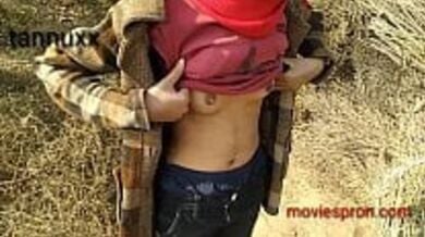 कोलेज गर्ल ने खेत में चुदवाया