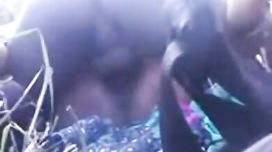 कोलेज गर्ल ने खेत में चुदवाया