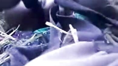 कोलेज गर्ल ने खेत में चुदवाया