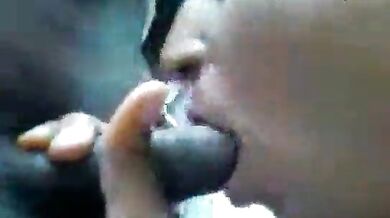 पंजाबी लड़की का आंगन में ब्लोजॉब