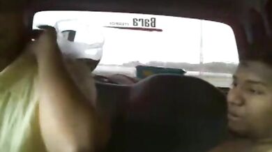 कॉलेज कपल की कार में चुदाई