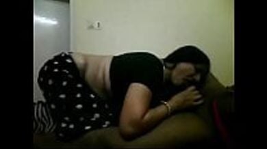 नगमा आंटी ने काला लंड चूसा