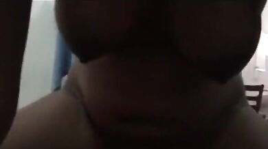 नगमा आंटी ने काला लंड चूसा