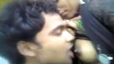 प्रेमी को चूचा चुसाती लड़की