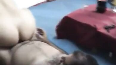 छोटे बालों वाली रस्तोगी आंटी की पति के साथ चुदाई