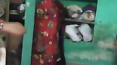 मराठी भाभी ने ब्लाउज खोल के बड़े बूब्स दिखाये