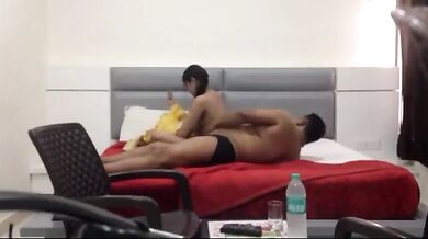 नोयडा सेक्सी भाभी और उसका सांड जैसा लवर