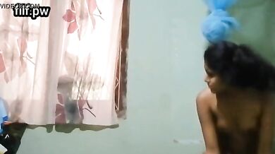 गर्लफ्रेंड और उसकी छोटी बहन को चोदा