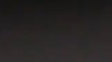 दोस्त की बहन को नहाते हुए देखा