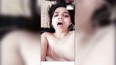 विडिओ कॉल पर लड़की का हस्तमैथुन