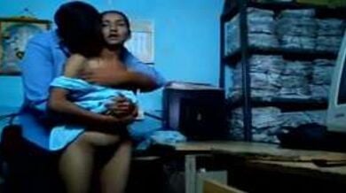 डेरिंग मराठी लड़की ऑफिस टेबल पर चुदी