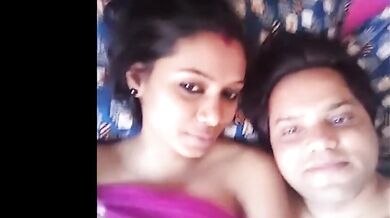 धनबाद वाली मंगेतर के बूब्स चुसता ठरकी इंसान