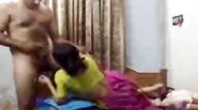 कामवाली को चोदा क्रिकेट देखते हुए