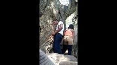 भाई ने सौतेली बहन की चूत पार्क में बजाई