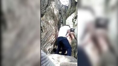 भाई ने सौतेली बहन की चूत पार्क में बजाई