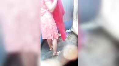 भाभी की भीगी हुई गांड पर सलवार वाला बाथरूम वीडियो