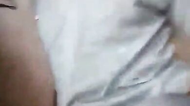 पडोसी लड़की को घर बुलाकर चोदा