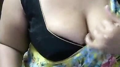 कश्मीरा आंटी न्यूड वेबकैम शो