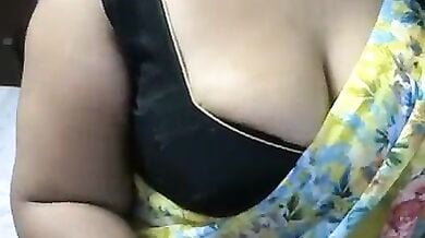 कश्मीरा आंटी न्यूड वेबकैम शो