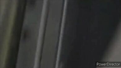 पब्लिक प्लेस पर लड़कियों को लंड हिलाकर दिखाते ठरकी लौंडे