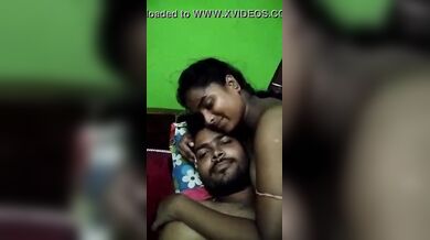 देहाती प्रेमी जोड़े का नग्न रोमांस