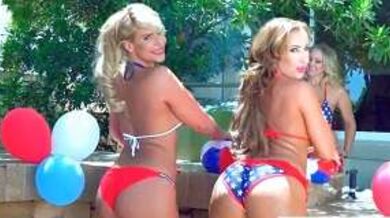 हॉट बिकिनी मॉम् ने लिया यंग लड़के का मजा